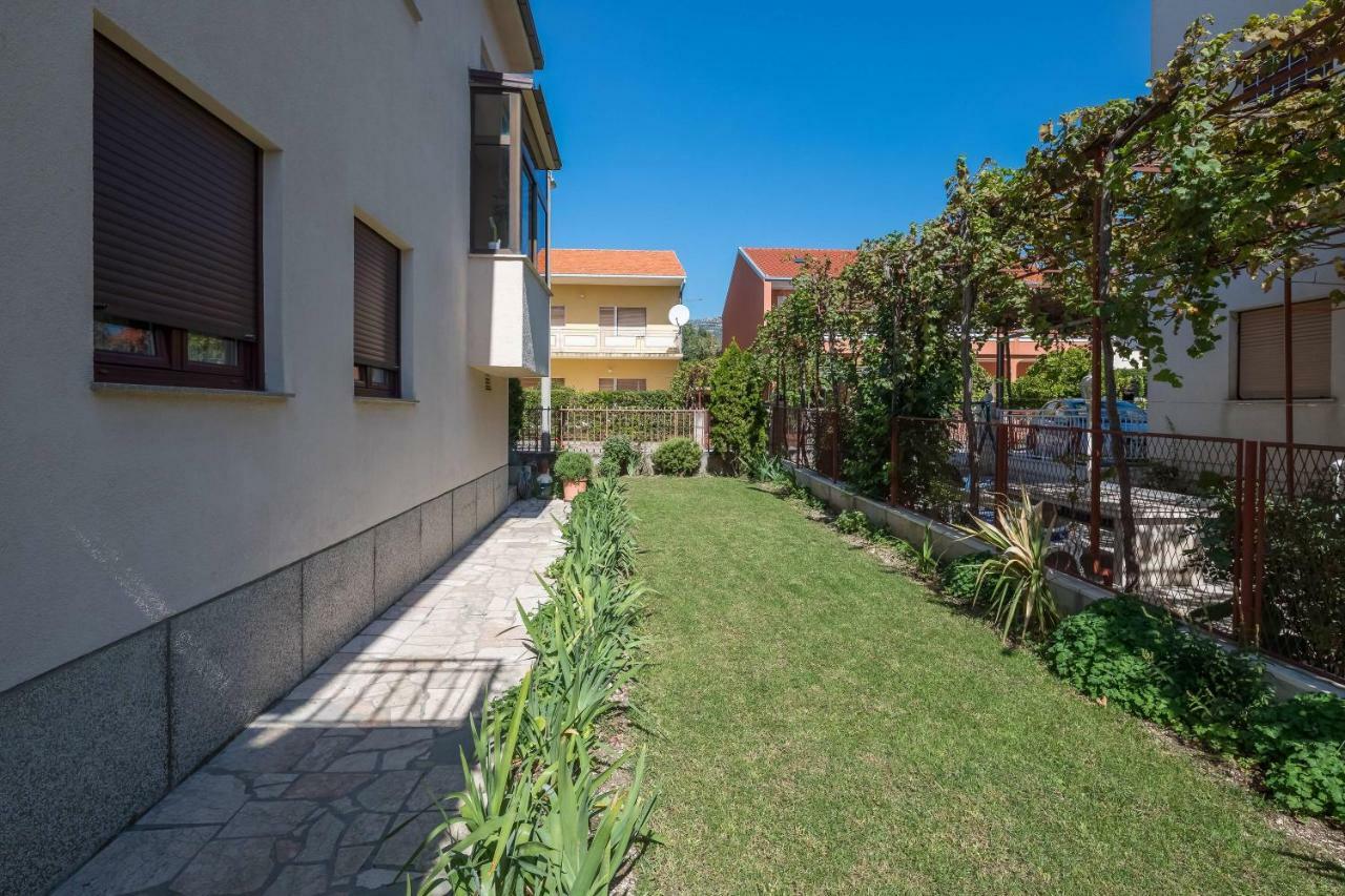 Apartment Novi Каштела Екстер'єр фото